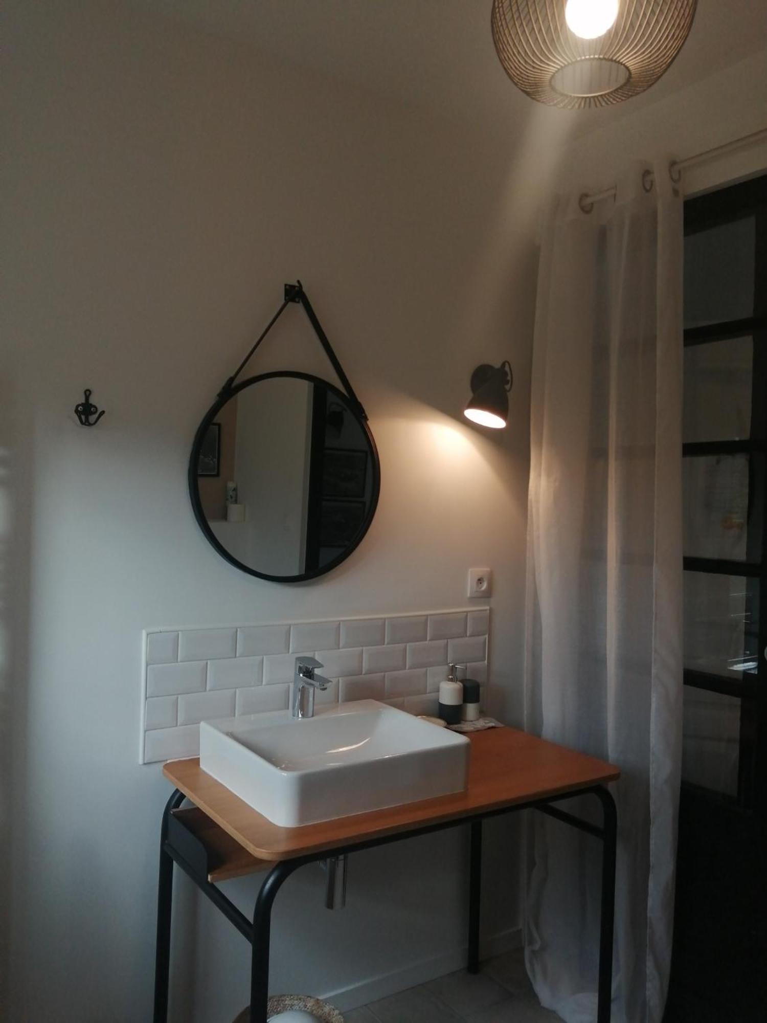 Le Quai 18 Bed & Breakfast Lesneven ภายนอก รูปภาพ